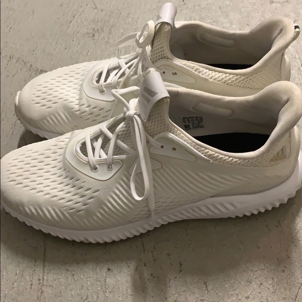 Adidas alpha bounce off whites. Rare.